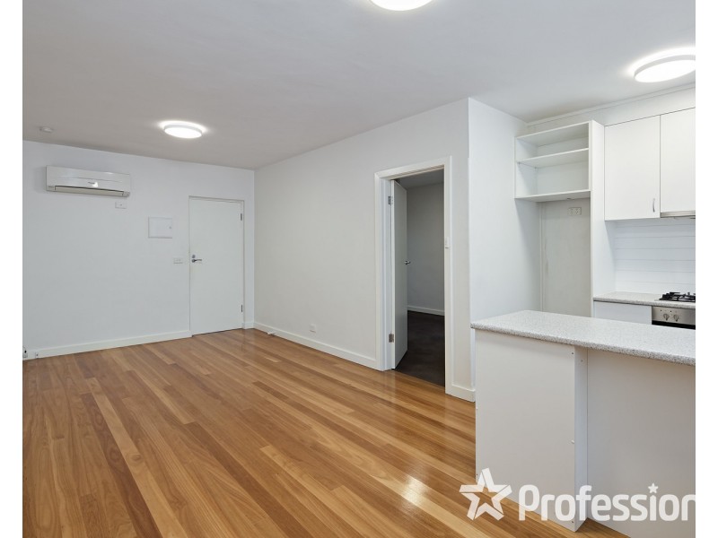 2/4 Burnett Street, St Kilda VIC 3182