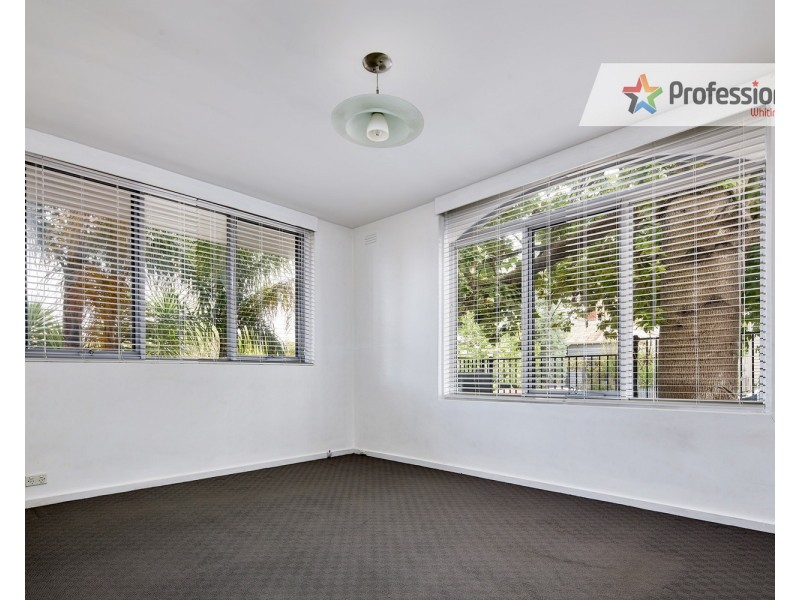 1/13 Coleridge Street, Elwood VIC 3184
