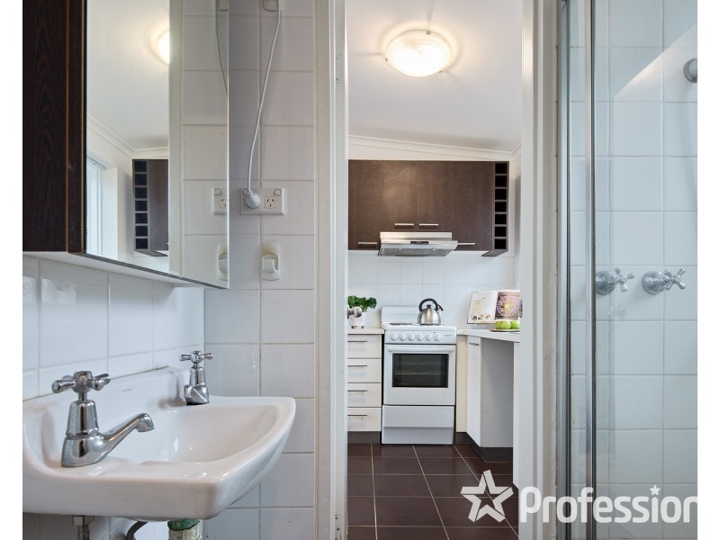 21/4  Wando Grove, St Kilda East VIC 3183