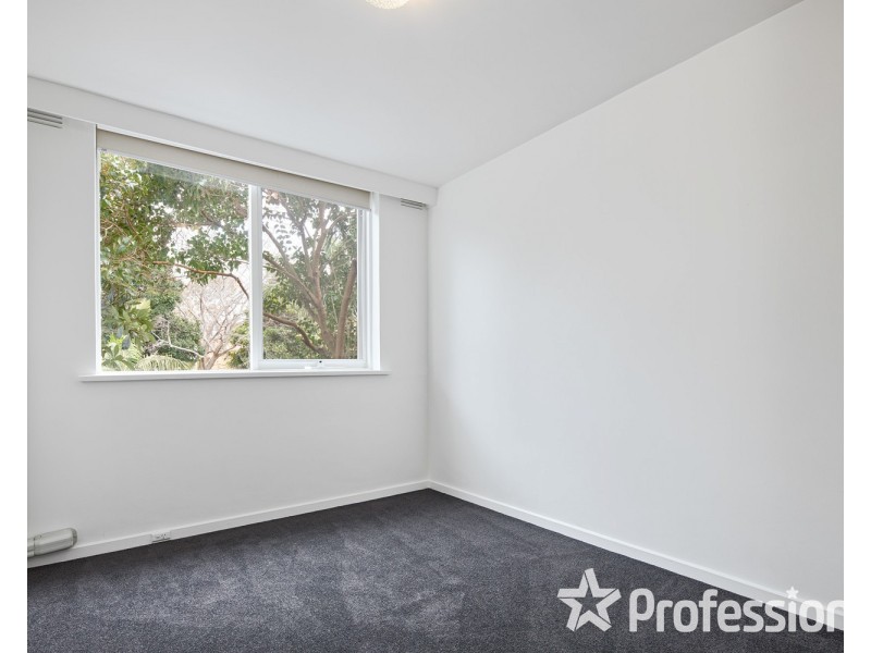 9/8 Robe Street, St Kilda VIC 3182