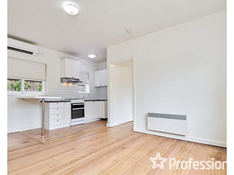 2/4 Newton Court, St Kilda VIC 3182