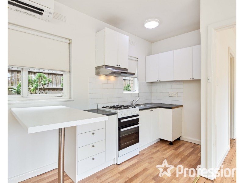 2/4 Newton Court, St Kilda VIC 3182