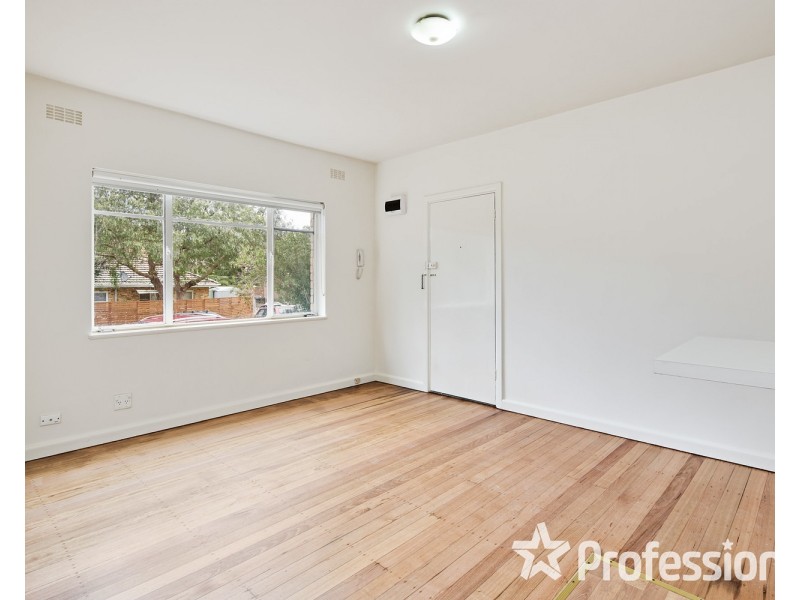 2/4 Newton Court, St Kilda VIC 3182