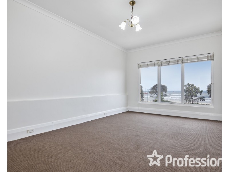 3/16 Marine Parade, St Kilda VIC 3182
