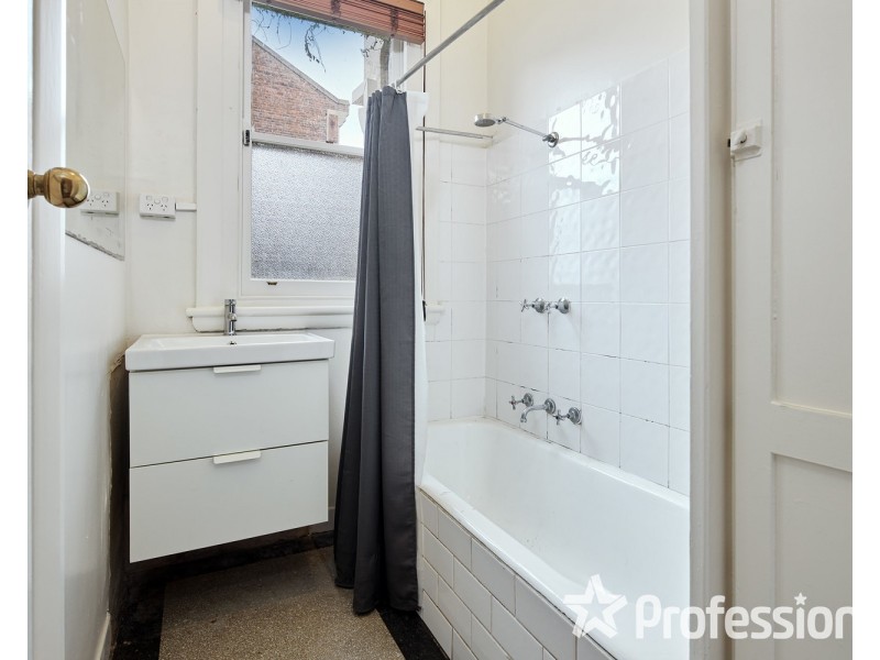 2/28 Grey Street, St Kilda VIC 3182