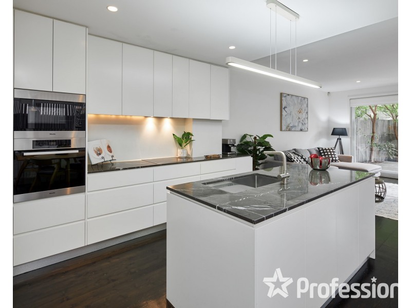 24 Burnett Street, St Kilda VIC 3182