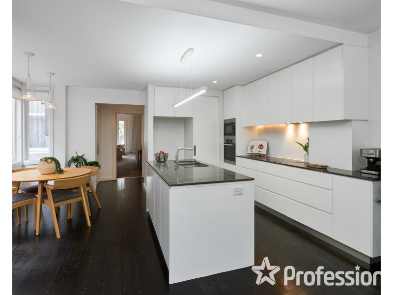 24 Burnett Street, St Kilda VIC 3182