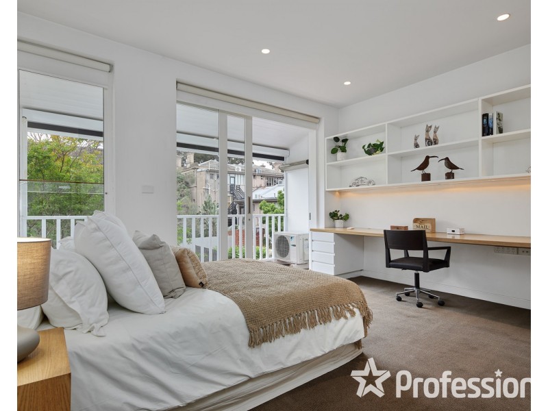 24 Burnett Street, St Kilda VIC 3182