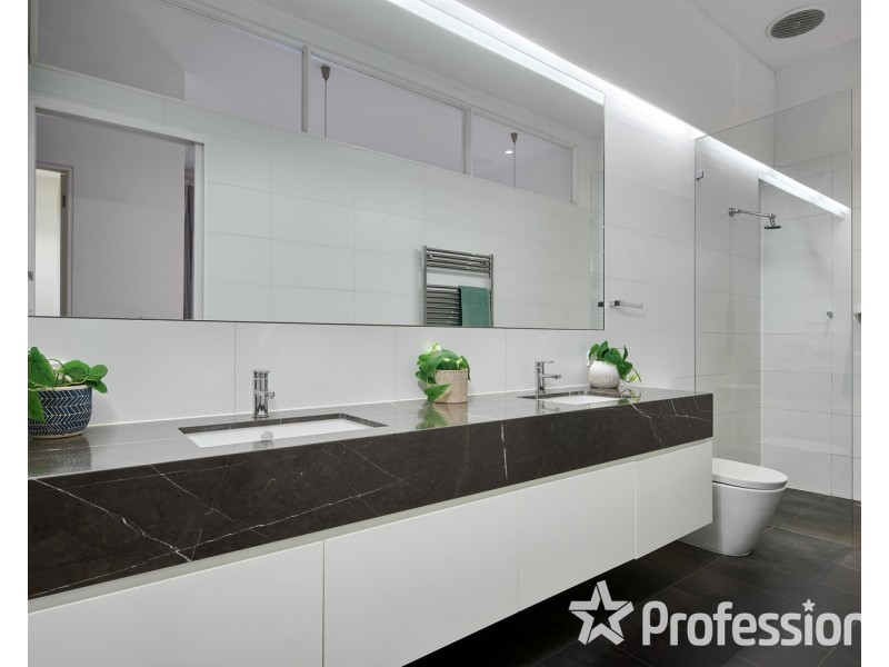 24 Burnett Street, St Kilda VIC 3182