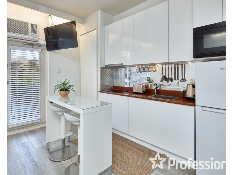 8/92  Grey Street, St Kilda VIC 3182