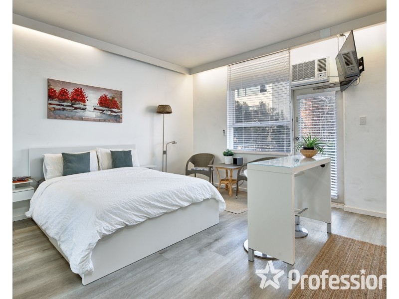 8/92  Grey Street, St Kilda VIC 3182