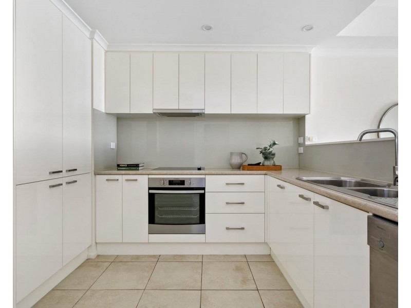 305/26 Queens Road, Melbourne VIC 3004