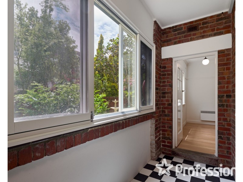 2/17 Mitford Street, St Kilda VIC 3182