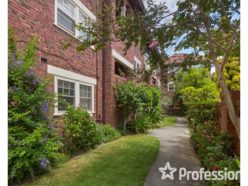 2/17 Mitford Street, St Kilda VIC 3182