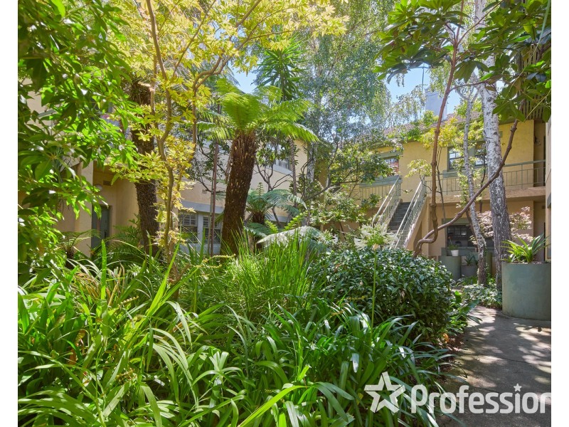 6/6 West Beach Road, St Kilda West VIC 3182