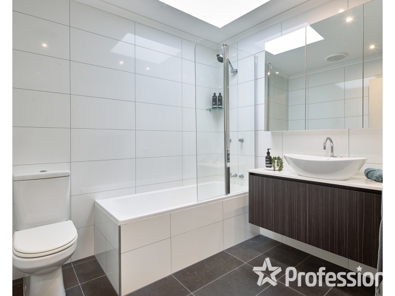 2/21 Green Street, Ivanhoe VIC 3079