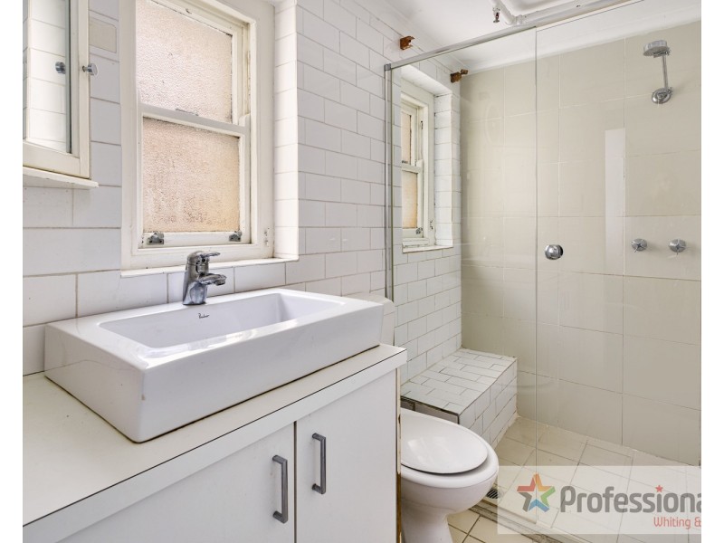 1/28 Grey Street, St Kilda VIC 3182