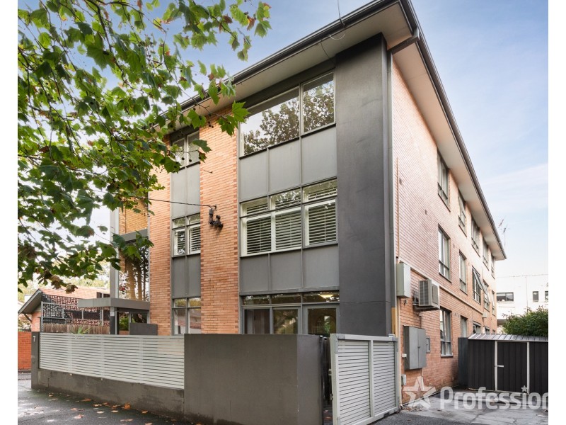 1/7 Ravens Grove, St Kilda East VIC 3183