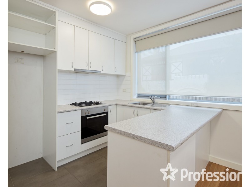 2/4 Burnett Street, St Kilda VIC 3182
