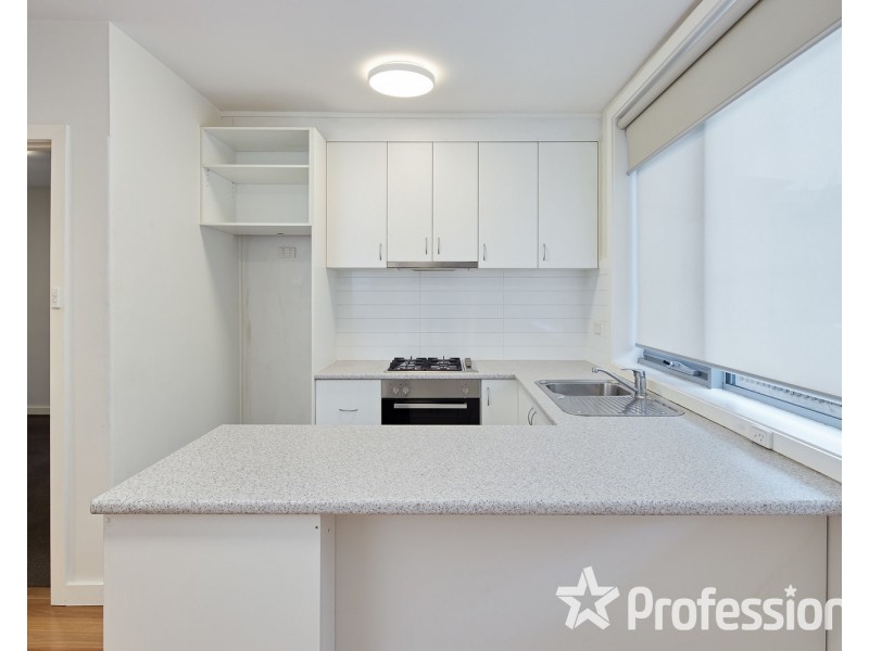 2/4 Burnett Street, St Kilda VIC 3182