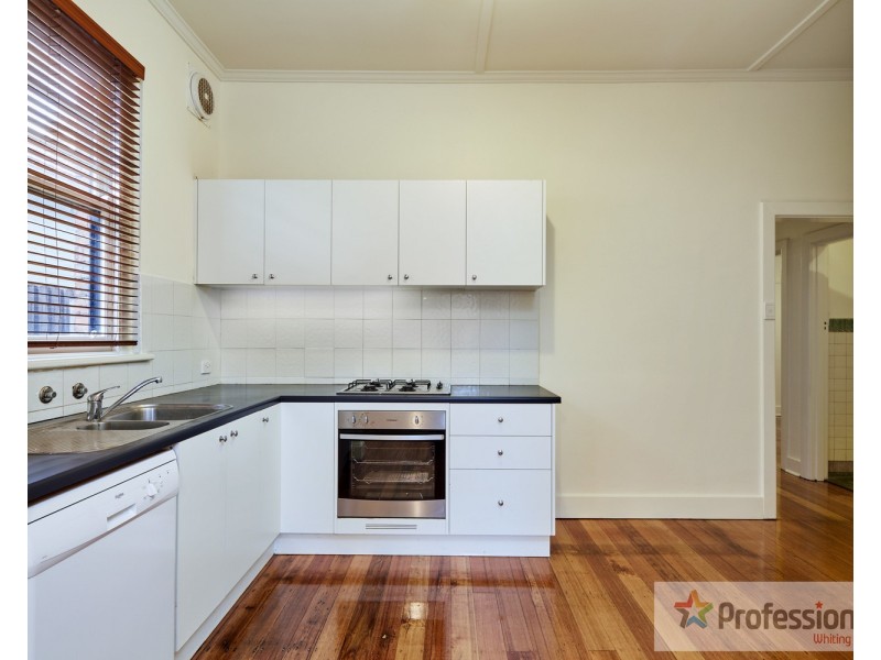 2/292 Barkly Street, Elwood VIC 3184