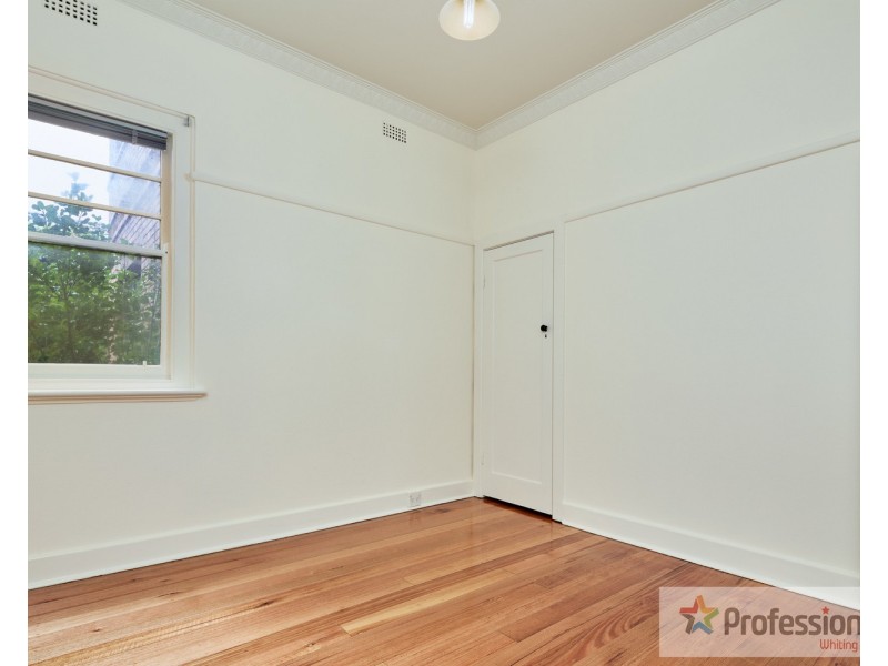 2/292 Barkly Street, Elwood VIC 3184