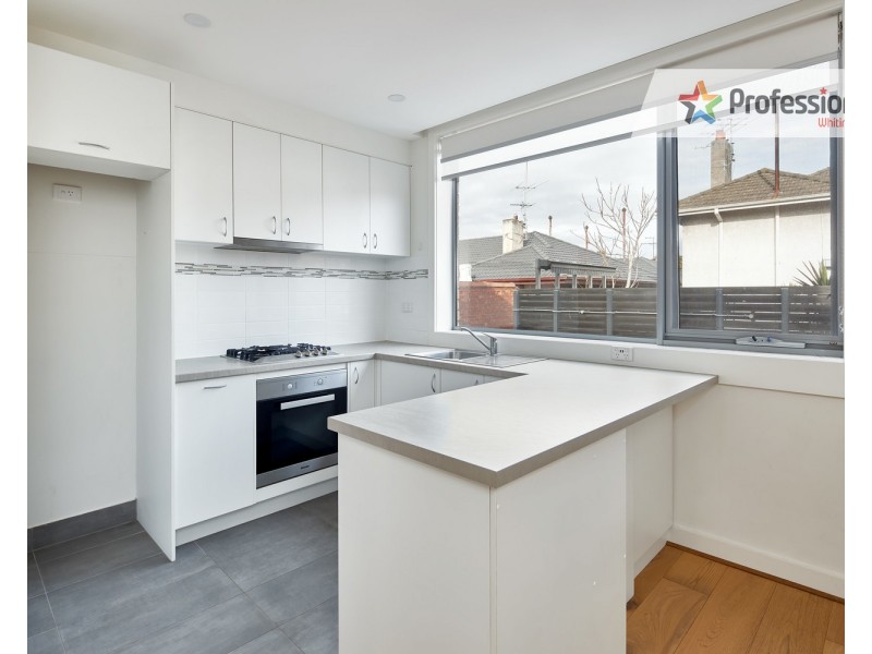 4/4 Burnett Street, St Kilda VIC 3182
