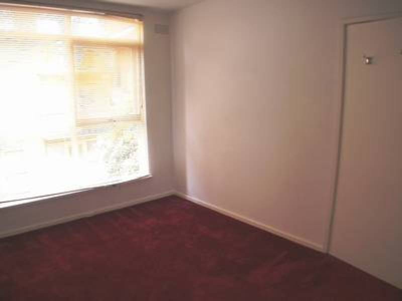 28/25 Robe Street, St Kilda VIC 3182