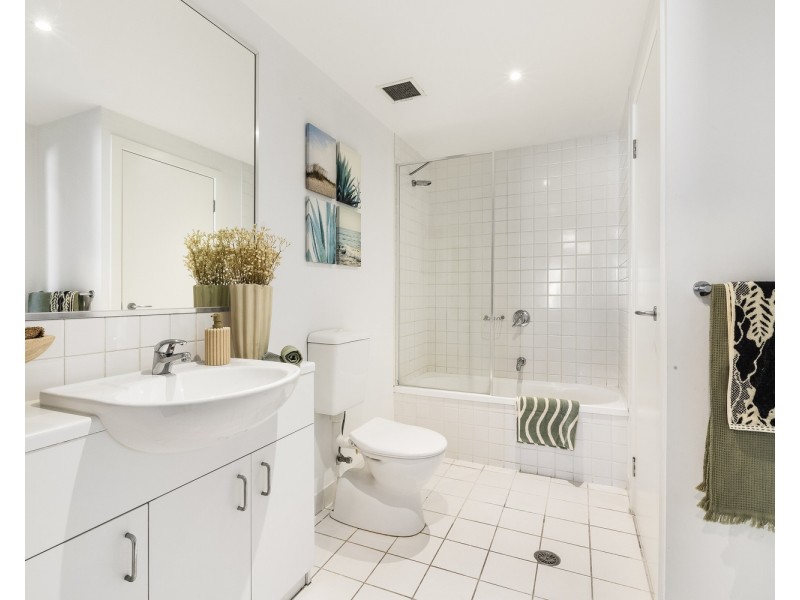 2/64 Fitzroy Street, St Kilda VIC 3182