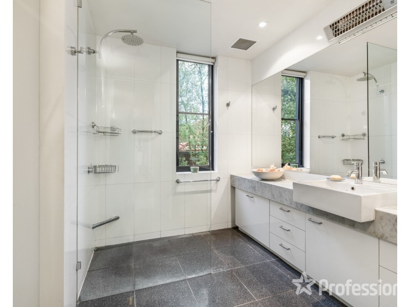 5/2A Tiuna Grove, Elwood VIC 3184