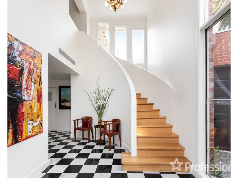 1 Byrne Avenue, Elwood VIC 3184