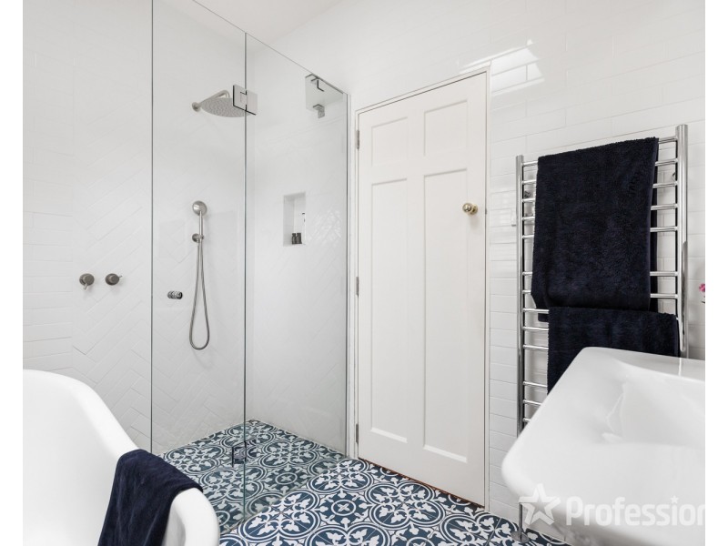 1 Byrne Avenue, Elwood VIC 3184