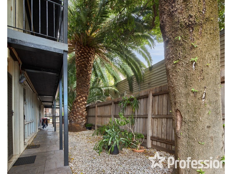 4/4 Park Street, St Kilda West VIC 3182
