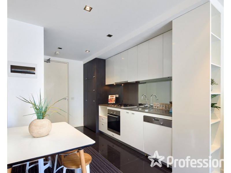 13/17 Robe Street, St Kilda VIC 3182