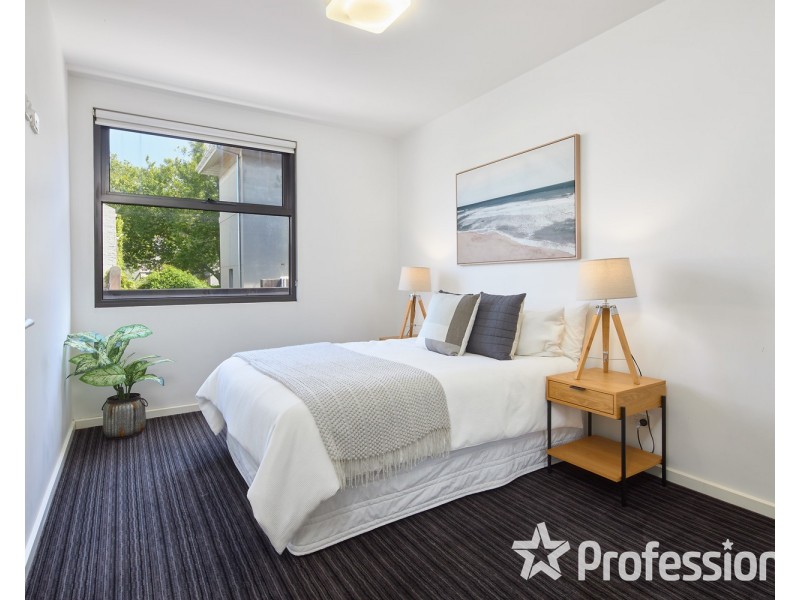 13/17 Robe Street, St Kilda VIC 3182