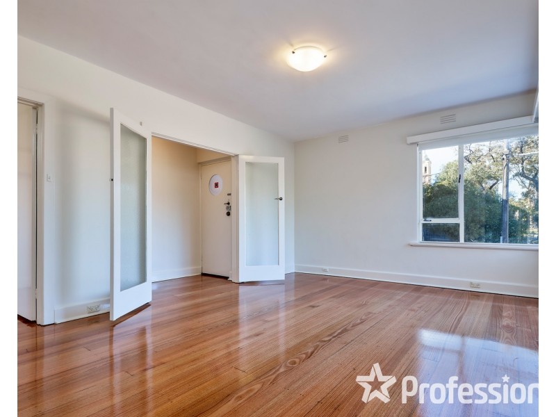 1/2 Newton Court, St Kilda VIC 3182