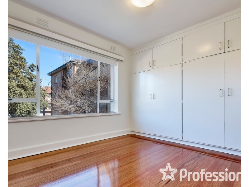 1/2 Newton Court, St Kilda VIC 3182