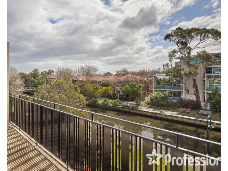 11/64 Broadway, Elwood VIC 3184