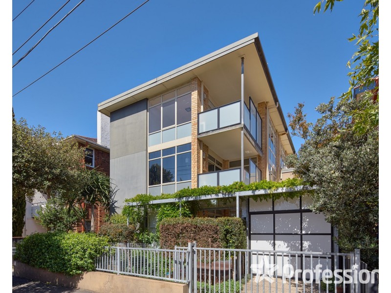 9/11 Bluff Avenue, Elwood VIC 3184