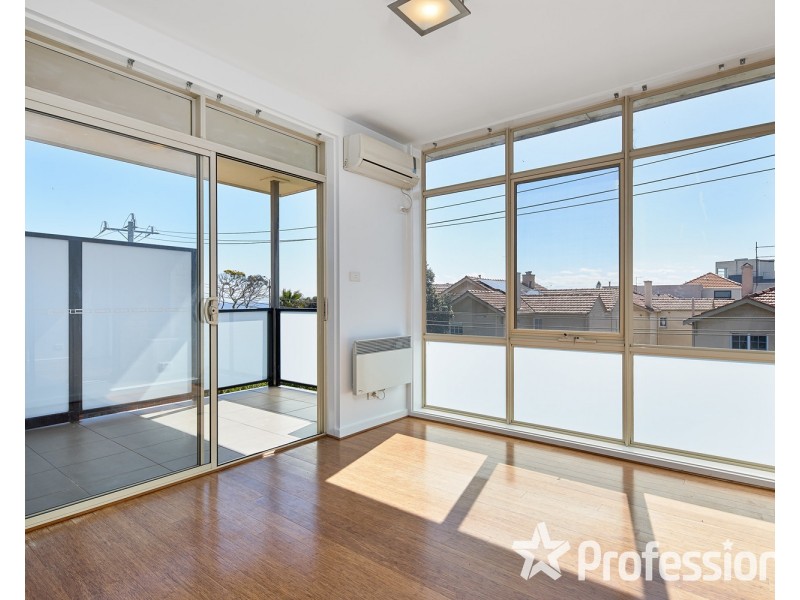 9/11 Bluff Avenue, Elwood VIC 3184