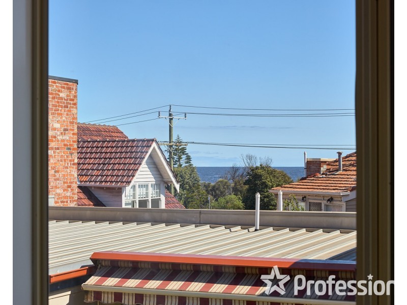 9/11 Bluff Avenue, Elwood VIC 3184