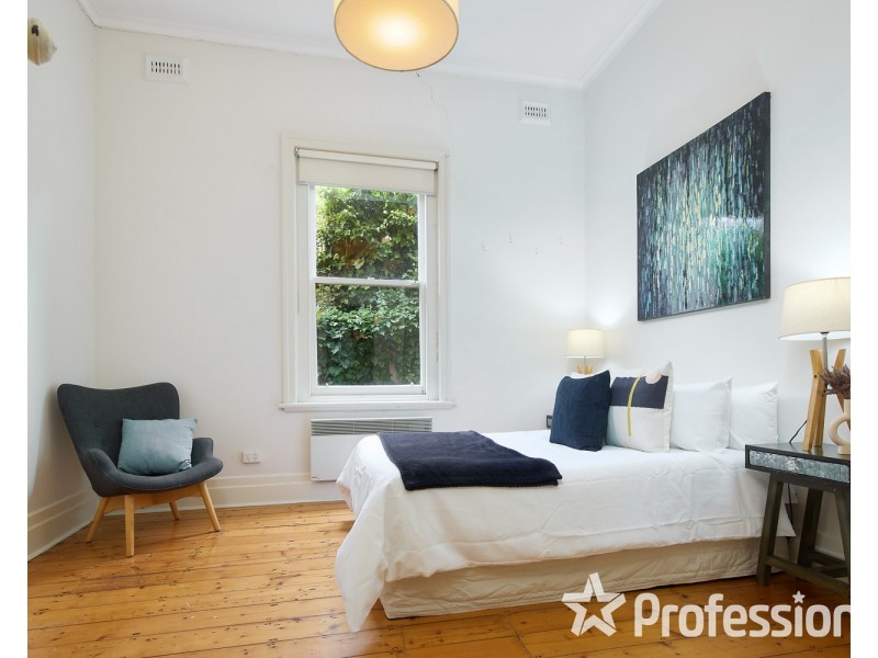 49  Carrington Grove, St Kilda East VIC 3183