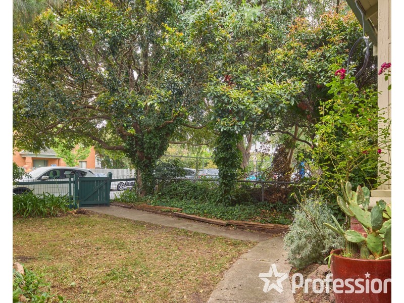 49  Carrington Grove, St Kilda East VIC 3183