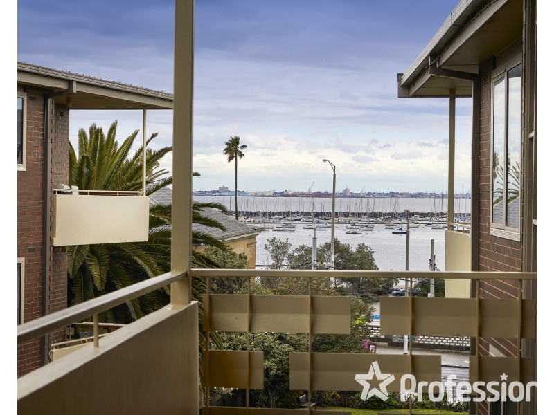 28/1-2 The Esplanade, St Kilda VIC 3182