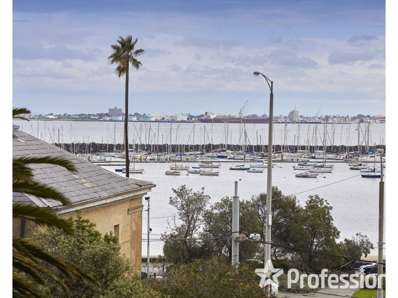 28/1-2 The Esplanade, St Kilda VIC 3182