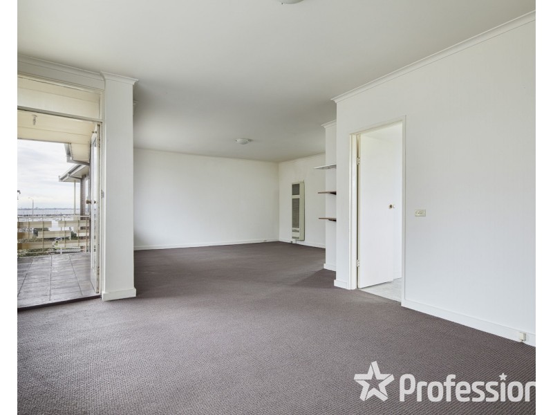 28/1-2 The Esplanade, St Kilda VIC 3182