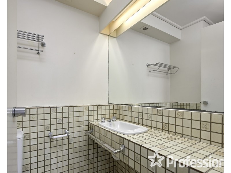 63/8-10 The Esplanade, St Kilda VIC 3182