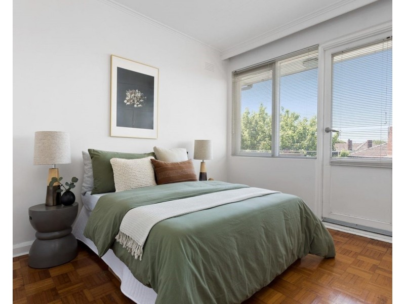 16/170 Barkly Street, St Kilda VIC 3182