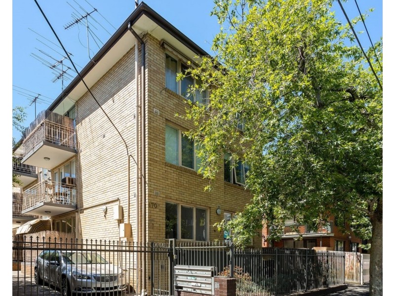 16/170 Barkly Street, St Kilda VIC 3182