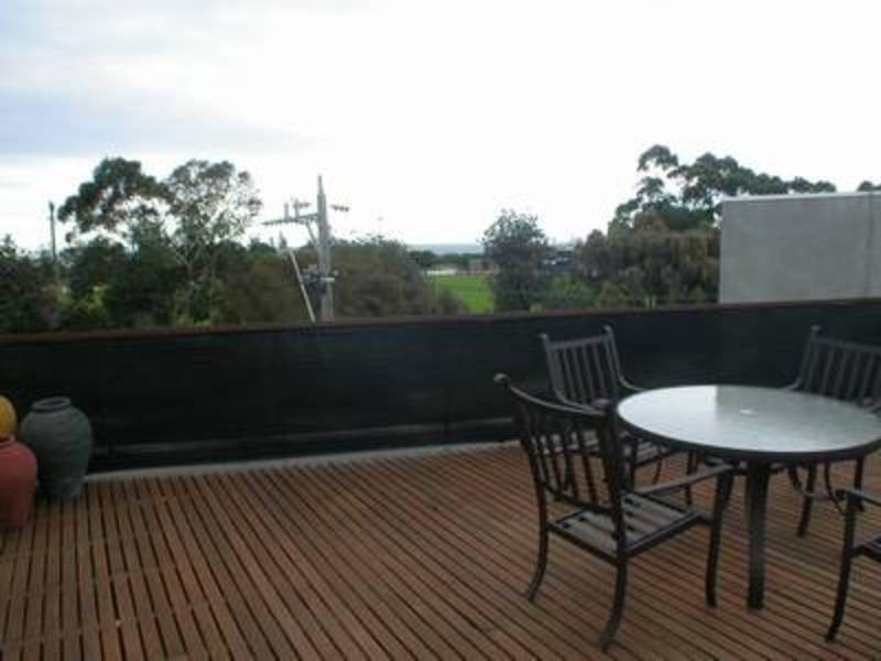 3/80 Beach Road, Sandringham VIC 3191